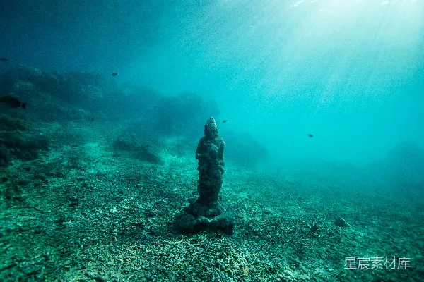 高清摄影 海底的雕像
