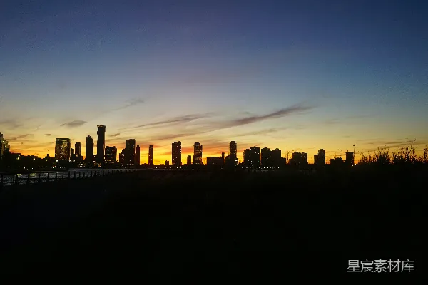 高清摄影 夕阳下的城市天际线