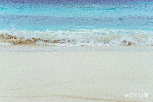 高清摄影 海滩上的波浪水花