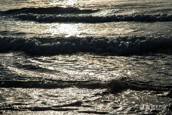高清摄影 阳光洒在海浪上