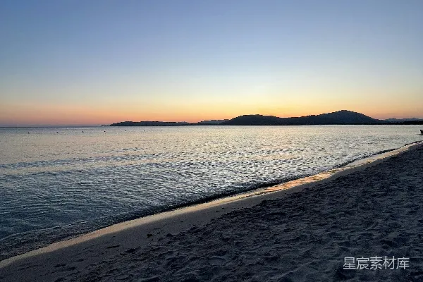 高清摄影 一片沙滩与海水的海滩