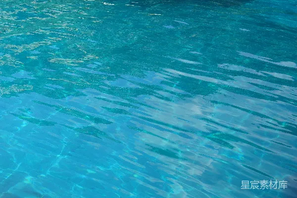 高清摄影 清澈的水面泛起波纹