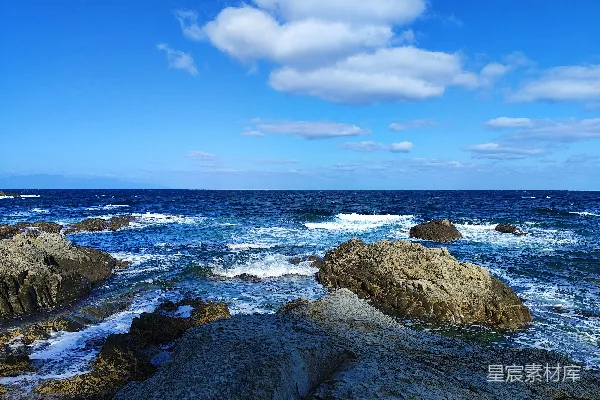 高清摄影 从岩石海岸看去的海景