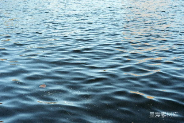 高清摄影 白天的水域