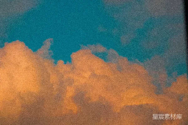 高清摄影 橙色的云衬托着湛蓝的天空