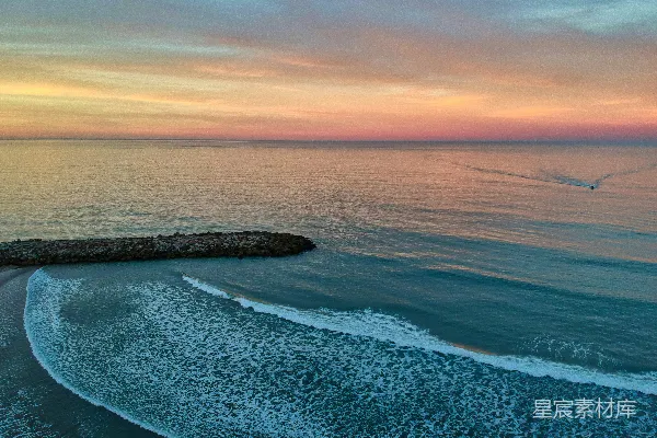 高清摄影 金色时刻海岸上的波浪水影