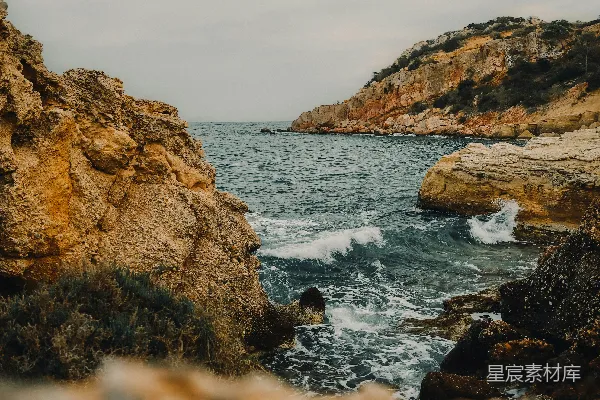 高清摄影 岩石峭壁上俯瞰的海景