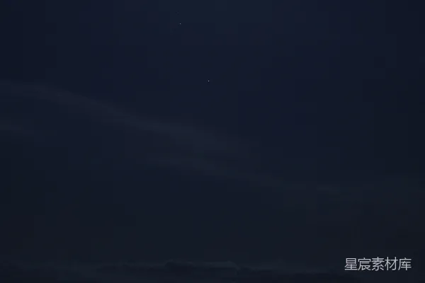 高清摄影 满月照亮夜晚的海洋
