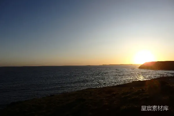 高清摄影 夕阳下的水域