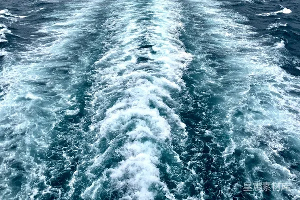 高清摄影 船在水道上的顶视图