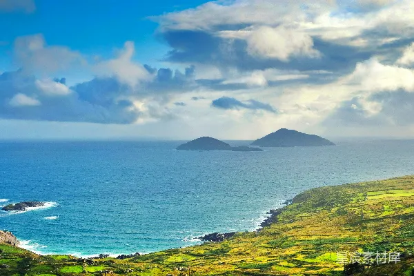 高清摄影 海边的山峦