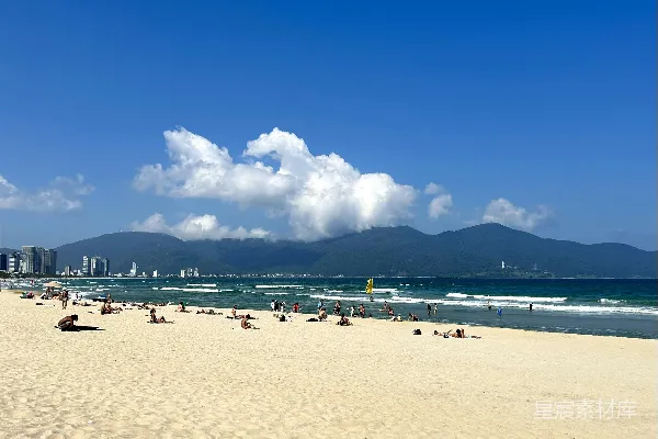高清摄影 人很多的海滩