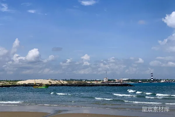 高清摄影 海滩上的白色和蓝色天空