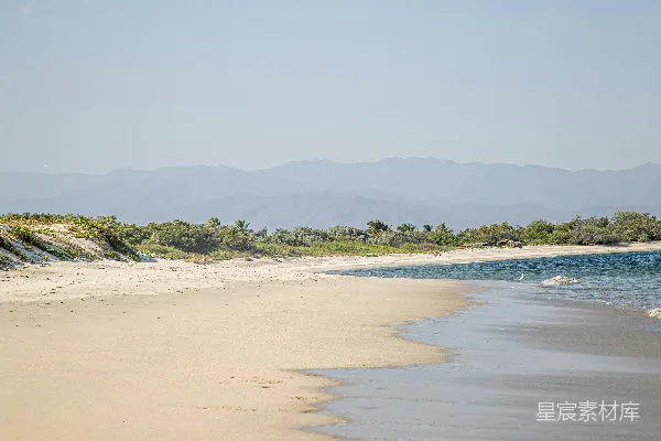 高清摄影 一片沙滩与海水的海滩