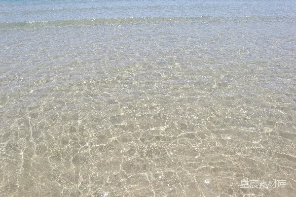 高清摄影 漂浮在水面的一艘船