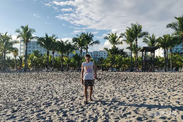 高清摄影 海滩上站立的人
