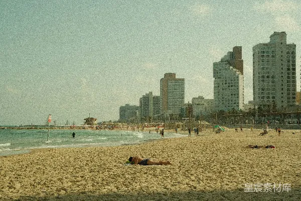 高清摄影 背景中有人们和建筑的海滩