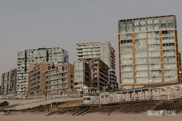 高清摄影 有建筑的海滩