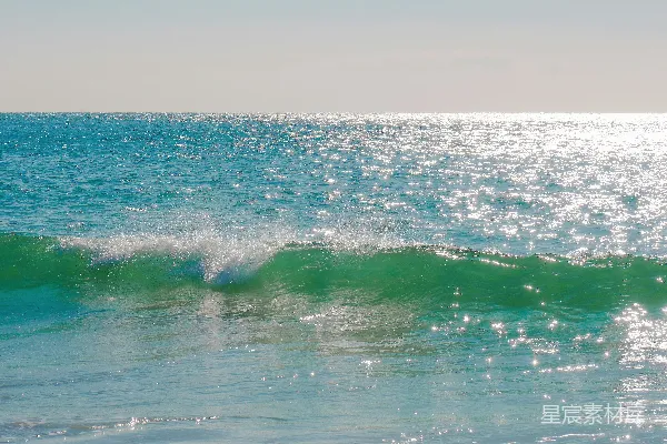 高清摄影 一个骑手在冲浪板上 surfing一波