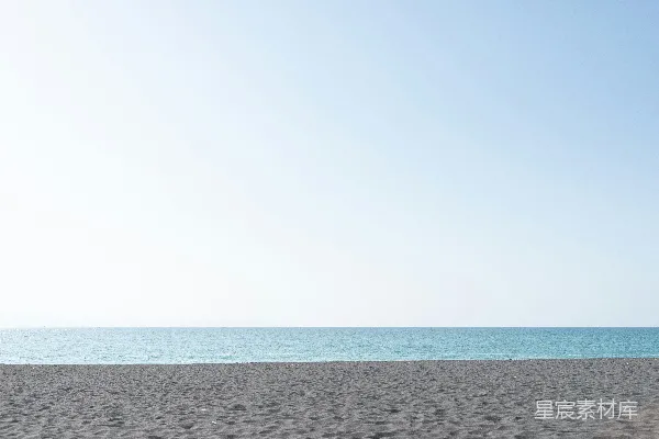 高清摄影 晴空下白天平静的海