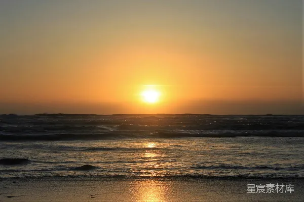 高清摄影 夕阳下的水面
