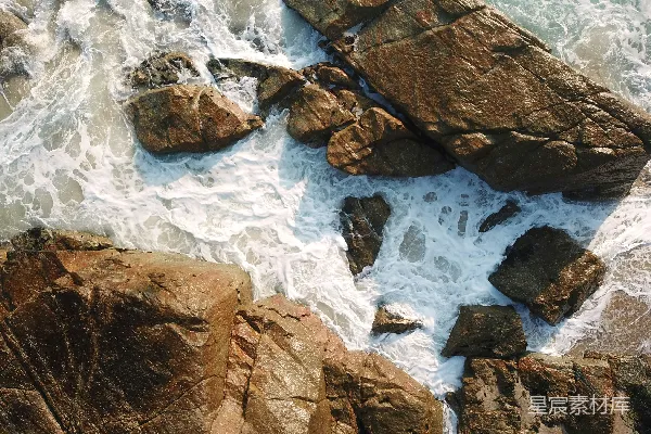 高清摄影 岩石和海洋的空中俯瞰