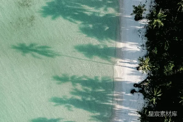 高清摄影 海滩和水面的空中俯瞰图