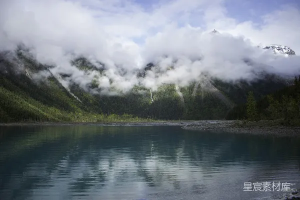 高清摄影 山间山脉的风景摄影