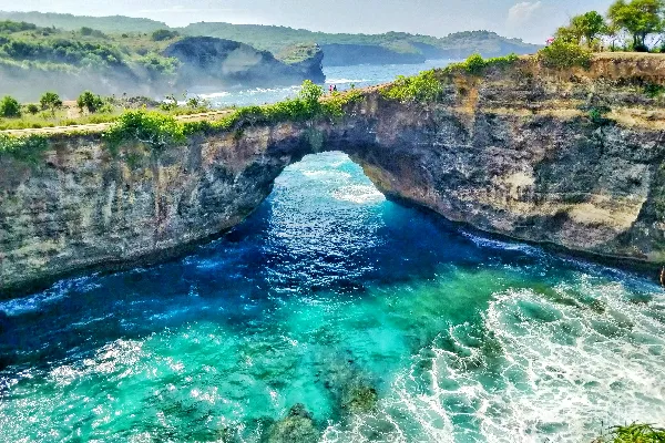 高清摄影 山间白天的水域