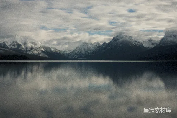 高清摄影 覆雪的山峰
