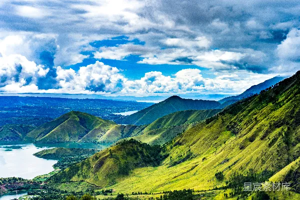 高清摄影 山间的航拍照片