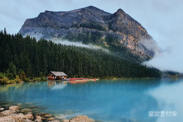 高清摄影 山地靠近水域