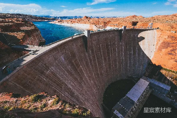 高清摄影 灰混凝土水坝的 aerial 拍摄
