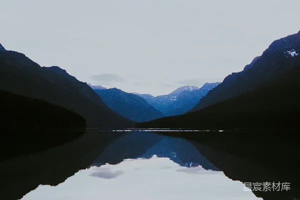 高清摄影 山影近体水的轮廓
