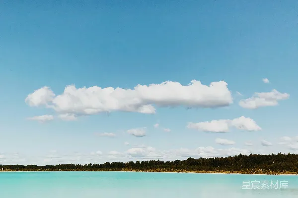 高清摄影 岛下云雾中的风景照片