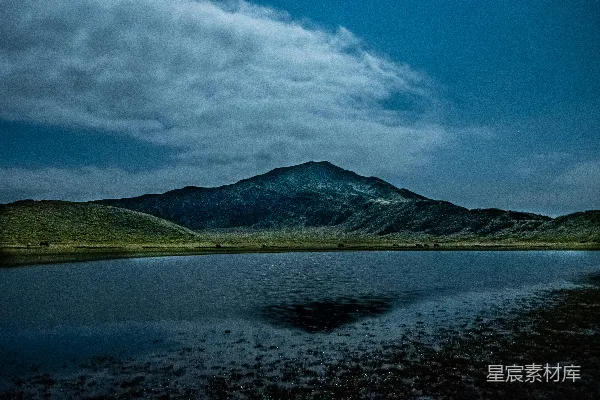 高清摄影 山绿水碧云浮天边白日当空