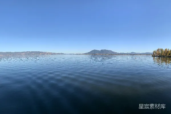 高清摄影 河面的平静水波