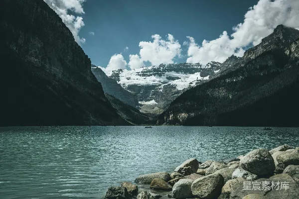 高清摄影 山间水域的风景摄影