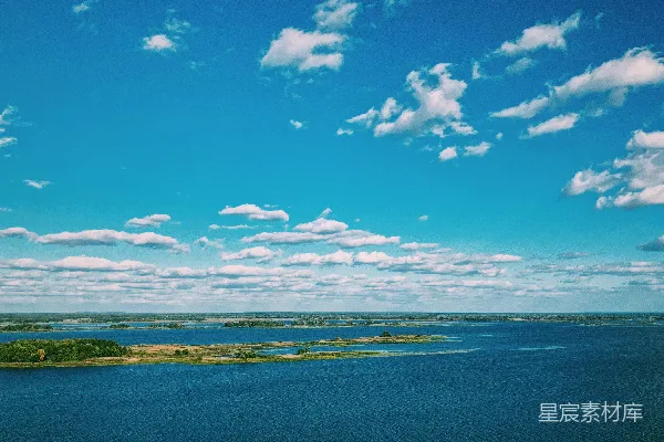 高清摄影 一片被陆地包围的大水域