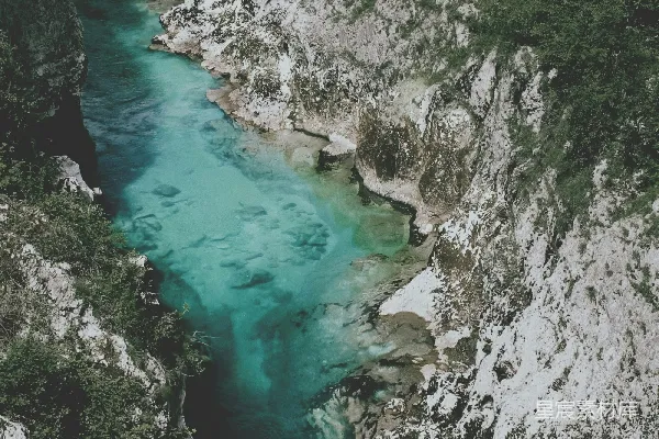 高清摄影 有瀑布的河流