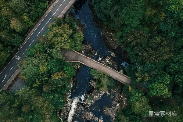 高清摄影 灰混凝土桥的 aerial 拍照