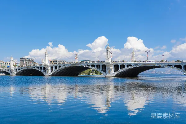 高清摄影 水上的一座桥