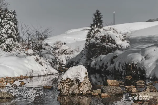 高清摄影 覆盖着白雪的山峰