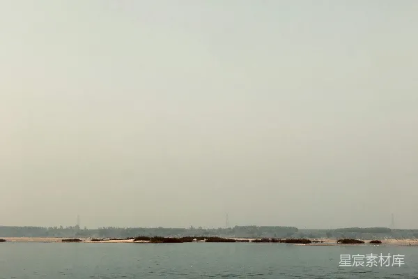 高清摄影 白天白天空中下的水体