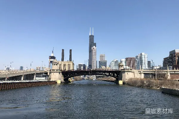 高清摄影 白天的棕色混凝土桥跨过河流