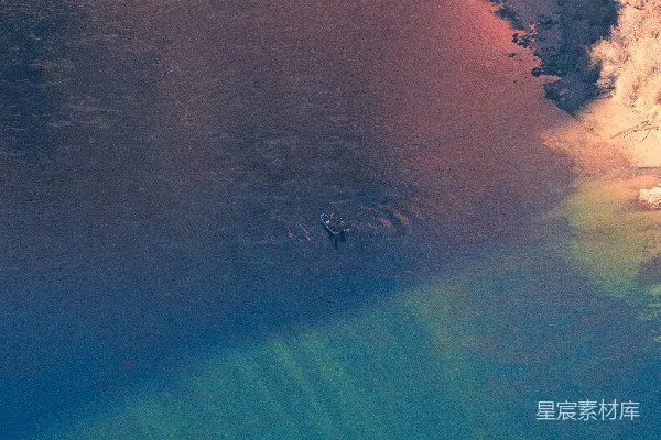 高清摄影 白天的水域全景