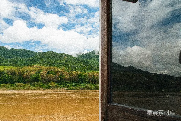 高清摄影 一幅窗含江山的景色图