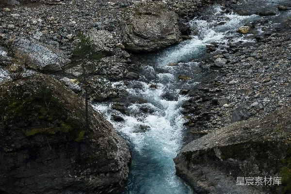 高清摄影 瀑布与石头
