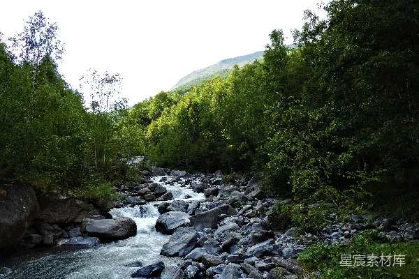 高清摄影 白天的河流