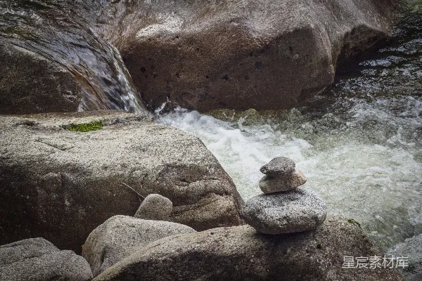 高清摄影 岩石之下的岩石海岸